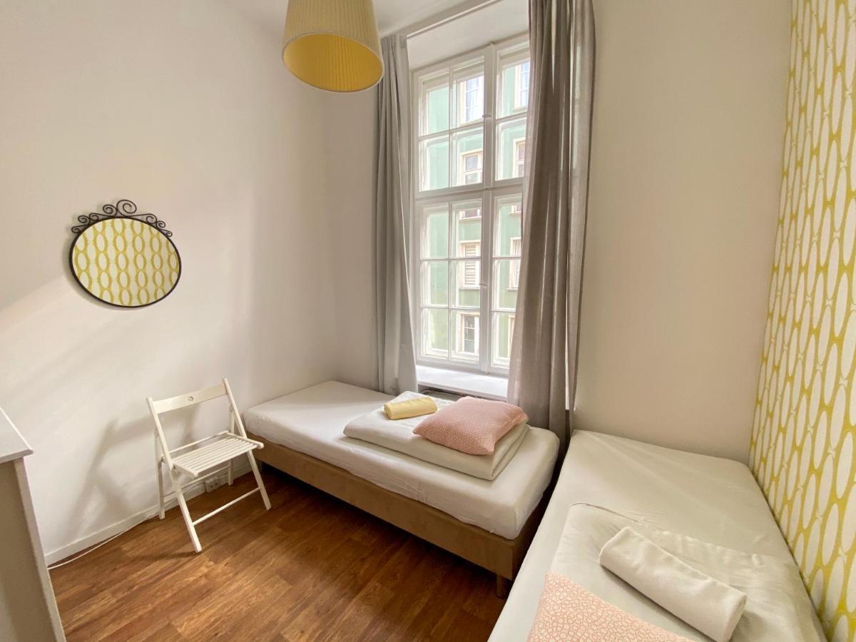 Grand Guesthouse Apartament Гданск Екстериор снимка